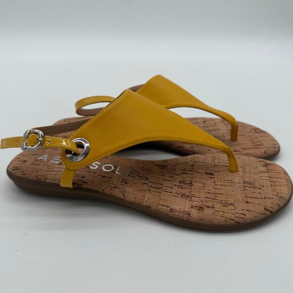 Aerosoles Conclusion Comfort Casual Cushion Cork Flat Yellow Thong Sandal NWOB 7 - Picture 1 of 7
